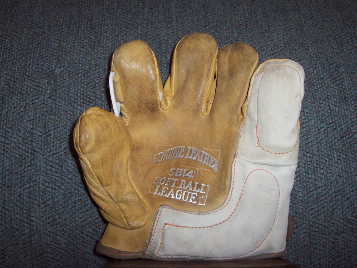 SB14 Softball Glove Front Other Manufacturers Baseball Glove